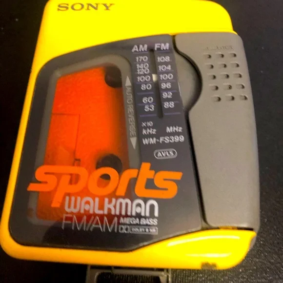 ポータブルプレーヤー Sony WMFS399 Portable Cassette Player by Sony p706p5g Sony Sports Walkman WM-FS399 AM/FM Portable Cassette Player